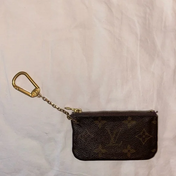 Louis Vuitton keychain with pouch. - Picture 3 of 7